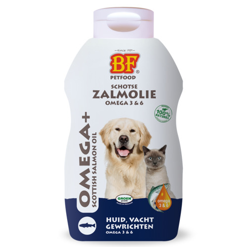 OMEGA+ Schotse Zalmolie voor honden 7 BF Petfood OMEGA+ Schotse Zalmolie voor honden en katten, zijaanzicht fles