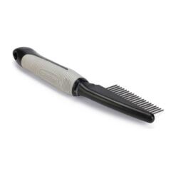 Achterkant van de grove Beeztees hondenkam met soft grip handvat