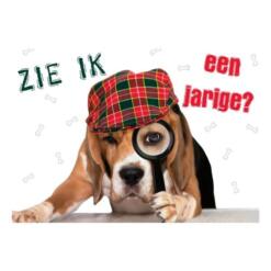 Beagle met geruite pet en vergrootglas op witte achtergrond – A5 verjaardagskaart hond