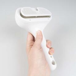 Zelfreinigende Slickerborstel met Stoomfunctie 9 Detail Duvoplus slickerborstel met stoomfunctie wit – USB-oplaadpoort