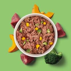 Nutriment Fresh | Vers Hondenvoer, 5 smaken 14 Voerbak met Nutriment Fresh lam, met stukjes pompoen en broccoli ernaast