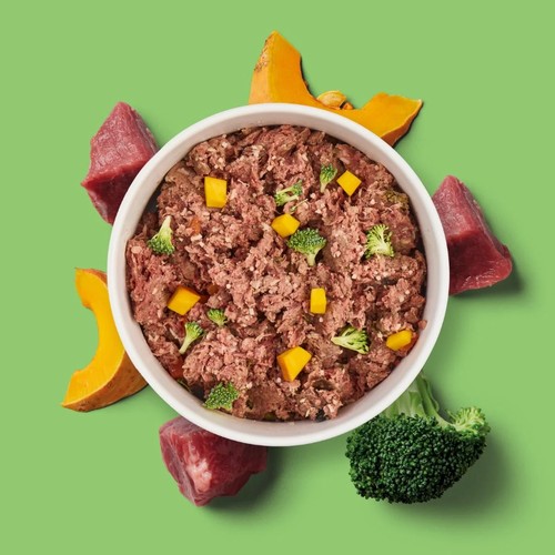 Nutriment Fresh | Vers Hondenvoer, 5 smaken 6 Voerbak met Nutriment Fresh lam, met stukjes pompoen en broccoli ernaast