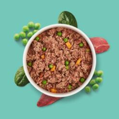 Nutriment Fresh | Vers Hondenvoer, 5 smaken 18 Voerbak met Nutriment Fresh paard, met verse spinazie en erwten ernaast