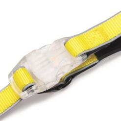 LED hondenriem Beeztees Parinca Premium | USB oplaadbaar 12 LED hondenriem detail: kliksluiting met verlichting en neopreen voering