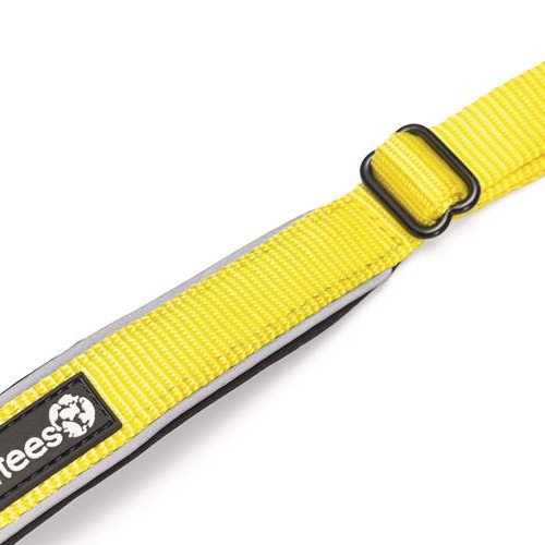 Lichtgevende halsband Beeztees Parinca Premium geel 5 Gele nylon halsband met reflecterende rand en zwarte neopreen voering