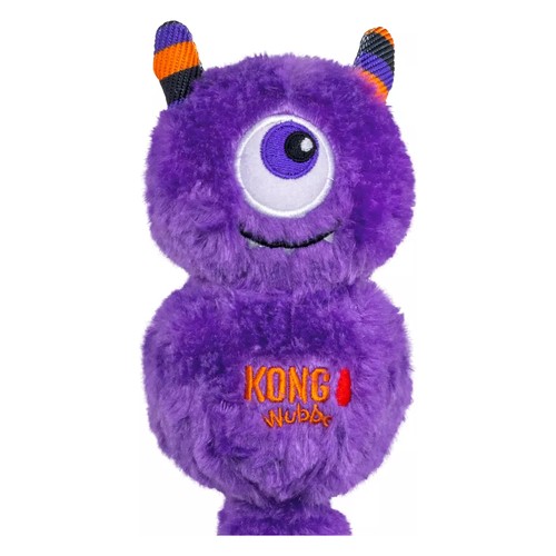 KONG Wubba Halloween Monster L | Piepend trekspeeltje 4 Close up van het paarse monster met één groot oog en gestreepte hoorntjes