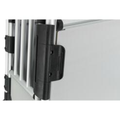Autobench Aluminium TRIXIE, S tot XL 19 Detail van de veiligheidssluiting op de deur van de autobench
