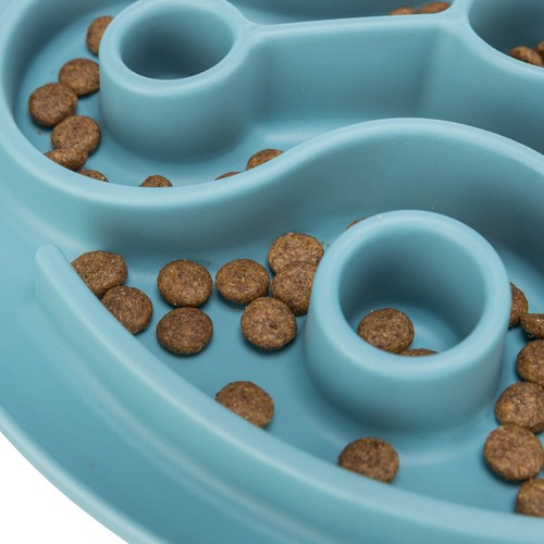 Voedermat hond Trixie Slowfeeder 28 cm 12 Close-up van brokjes verdeeld over de voedermat